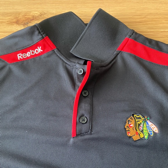 EUC Men’s Reebok Blackhawks Hockey Performance Polo - Picture 4 of 6